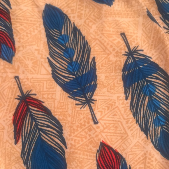 LuLaRoe Leggings Feather Print One Size - Picture 2 of 6